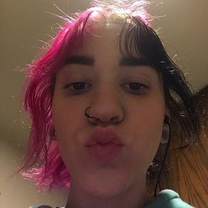 Meet your Posher, Cecelia